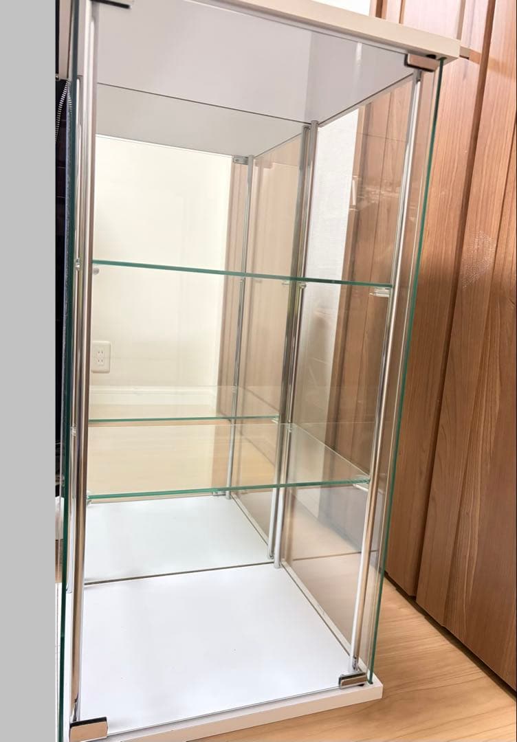 不二貿易　ガラスコレクションケース　ホワイト　3段　背面ミラー