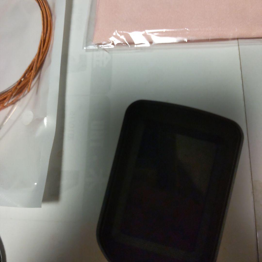 新品！ホワイトカッタウェイアコースティックギター、ソフトケース、付属品付