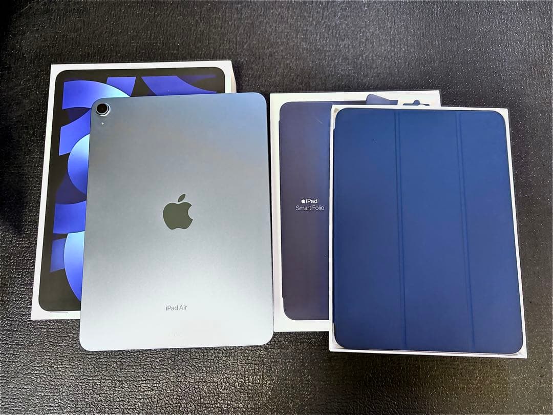 値下げました　iPad Air 5 Wi-Fi 64GB ブルー 純正カバー付き