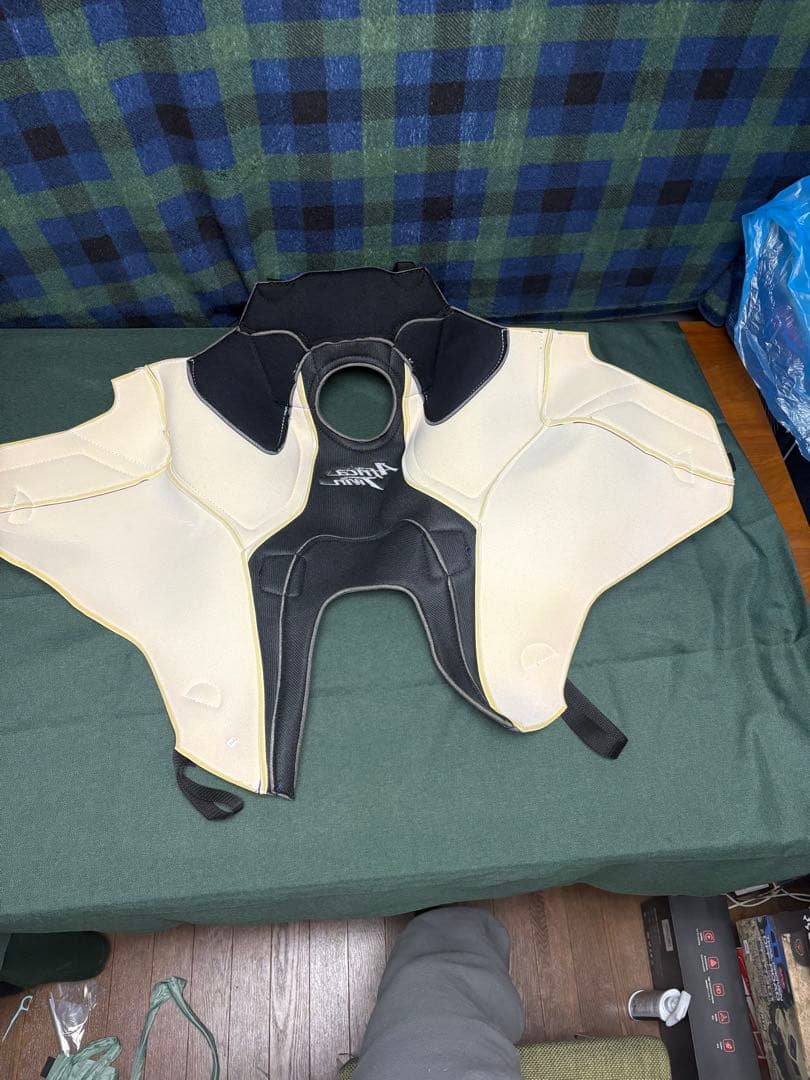 バグスター製タンクカバーアフリカツイン1100用