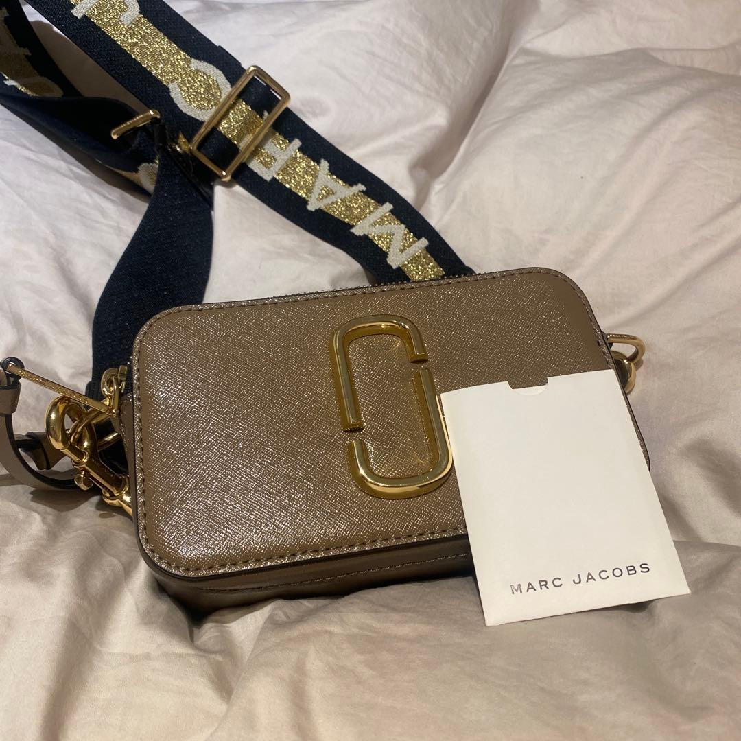 マークジェイコブス　スナップショット　ゴールド