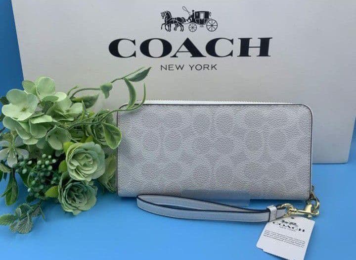 新品未使用コーチ長財布レディースホワイトシグネチャーロングジップ送料無料即日発送