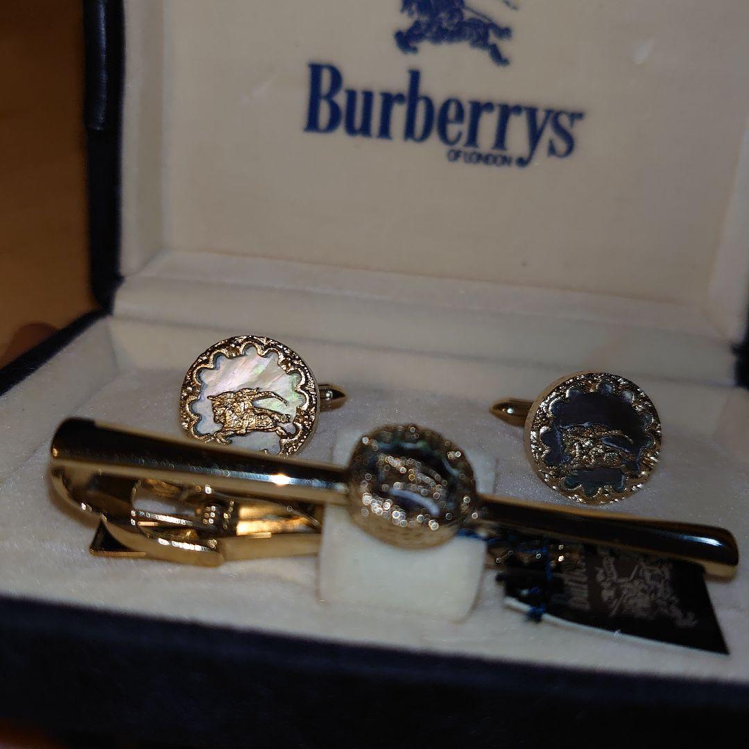Burberry★ ネクタイピン カフスボタン3点セット 外箱付き