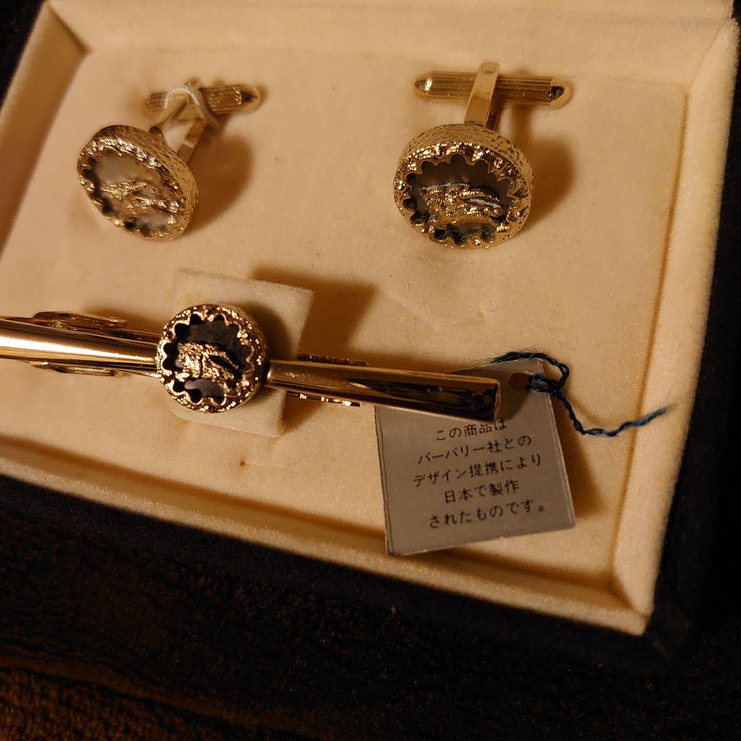 Burberry★ ネクタイピン カフスボタン3点セット 外箱付き