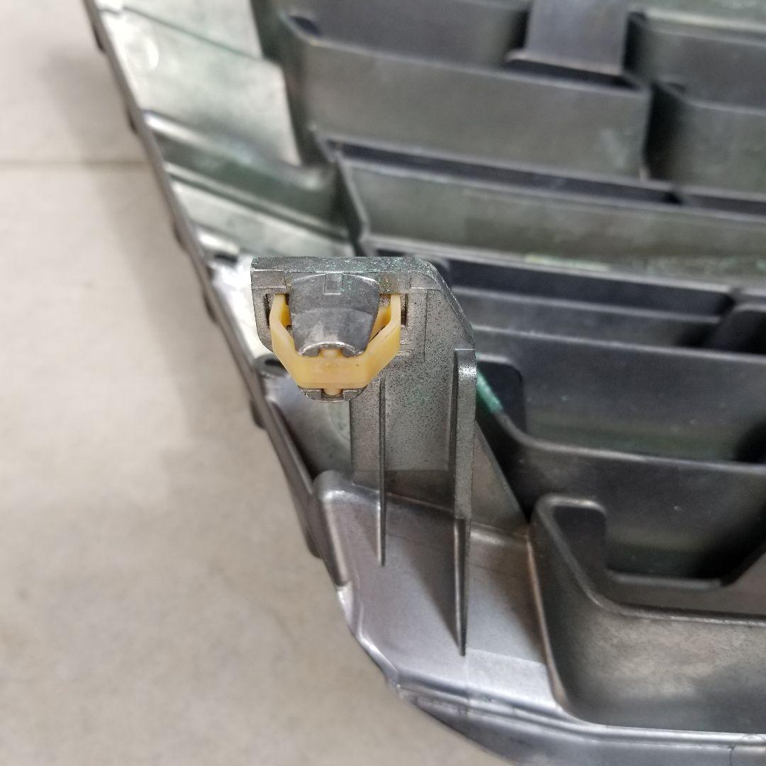 HERO様限定 グランビア　純正フロントグリル