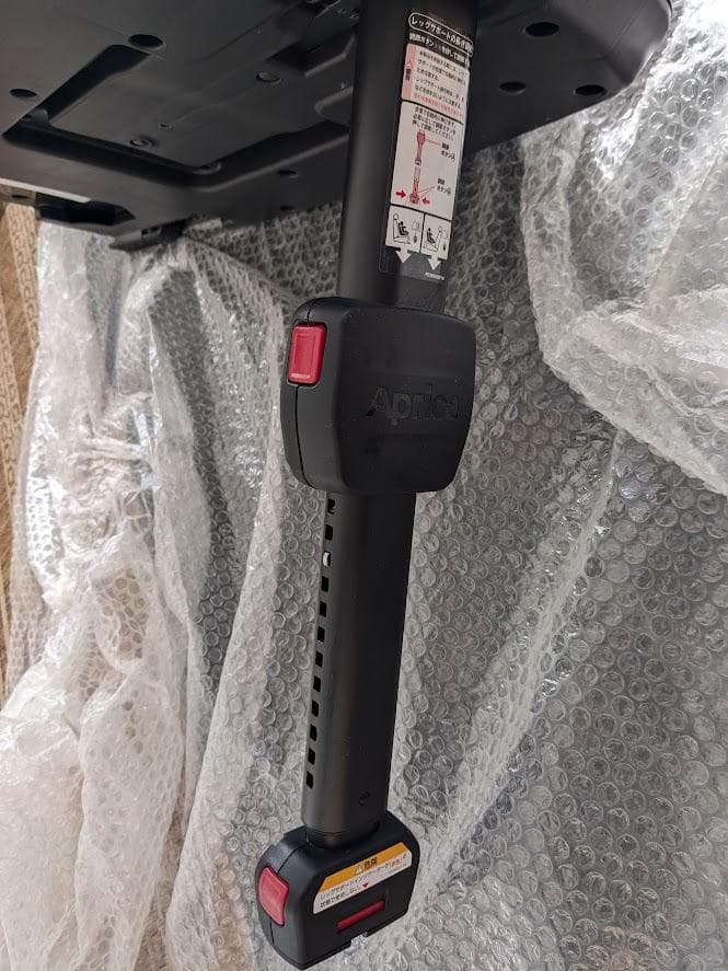 アップリカ 美品クルリラAC チャイルドシート＋車保護マット付き