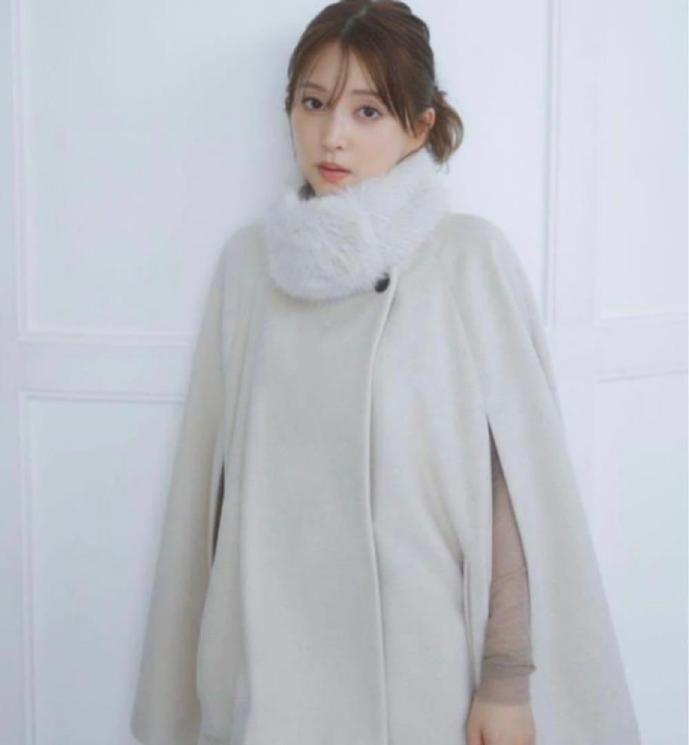 snidelアイボリー フリース ケープコート