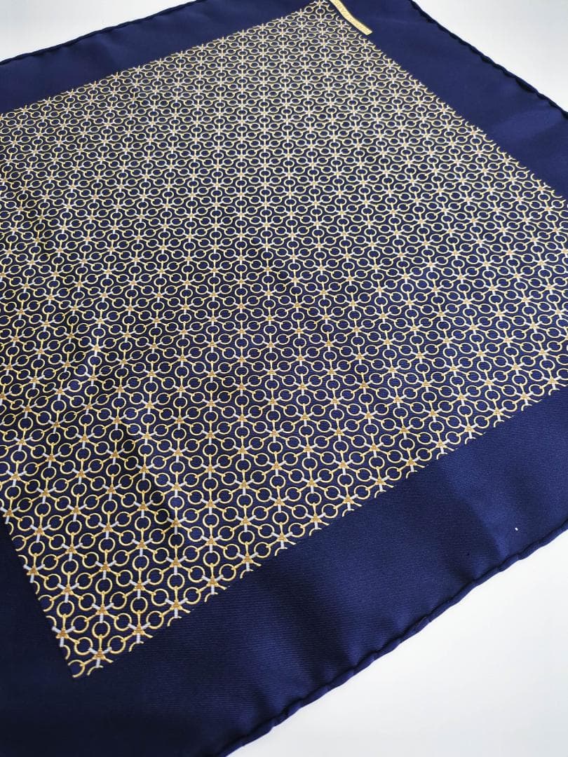 エルメス カレ45 プチカレ ミニスカーフ ポケットチーフ シルク ネイビー系