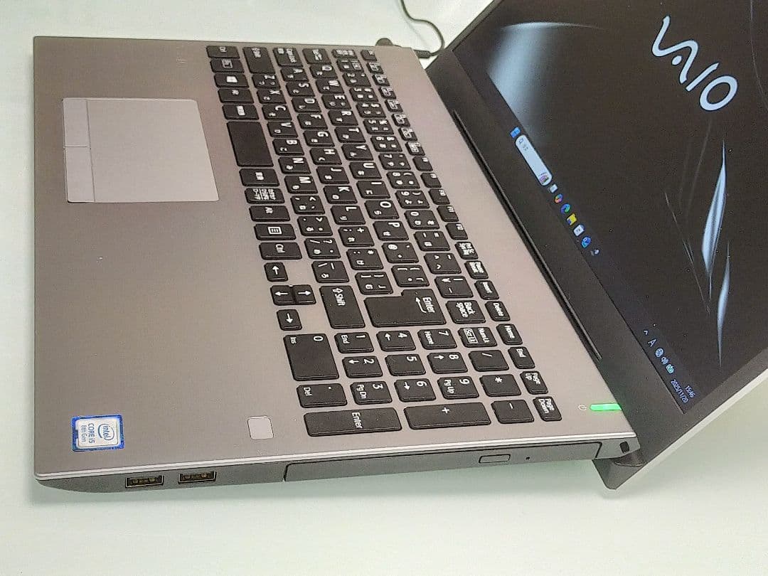 美品中古のVAIO Pro PH15.5インチ第8世代i5デスクノート