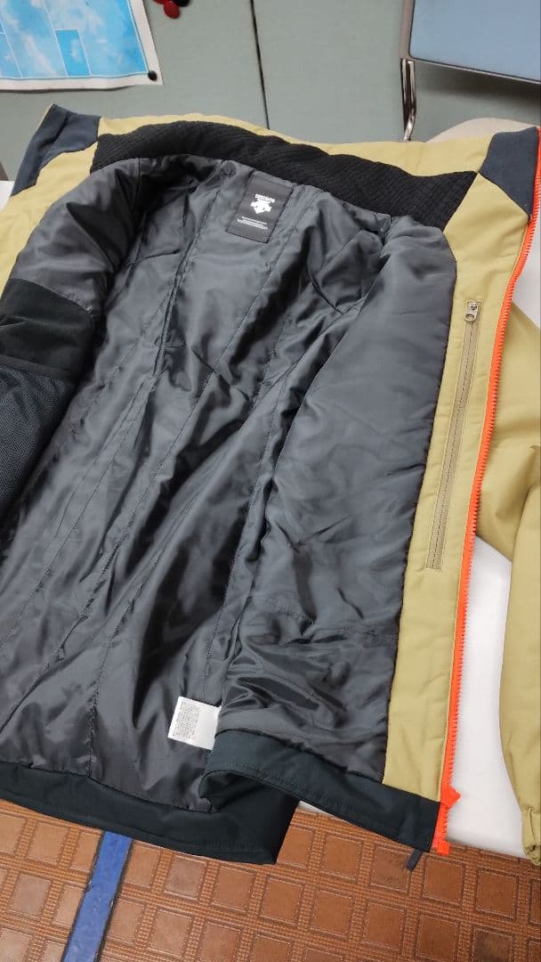 デサント　ジャケット　 サイズM