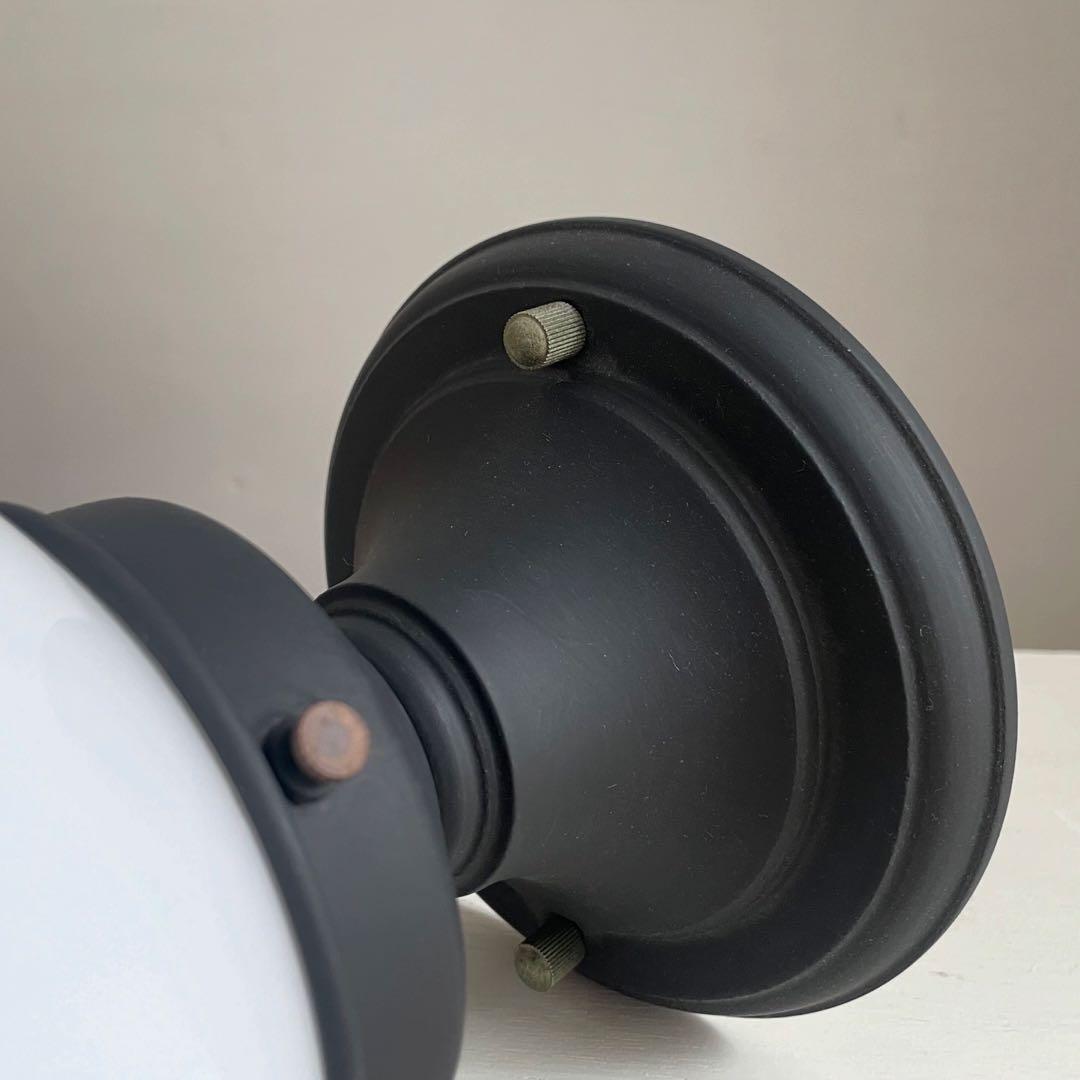 古い乳白ガラスランプ　天井照明　レトロ　アトリエランプ　アンティーク