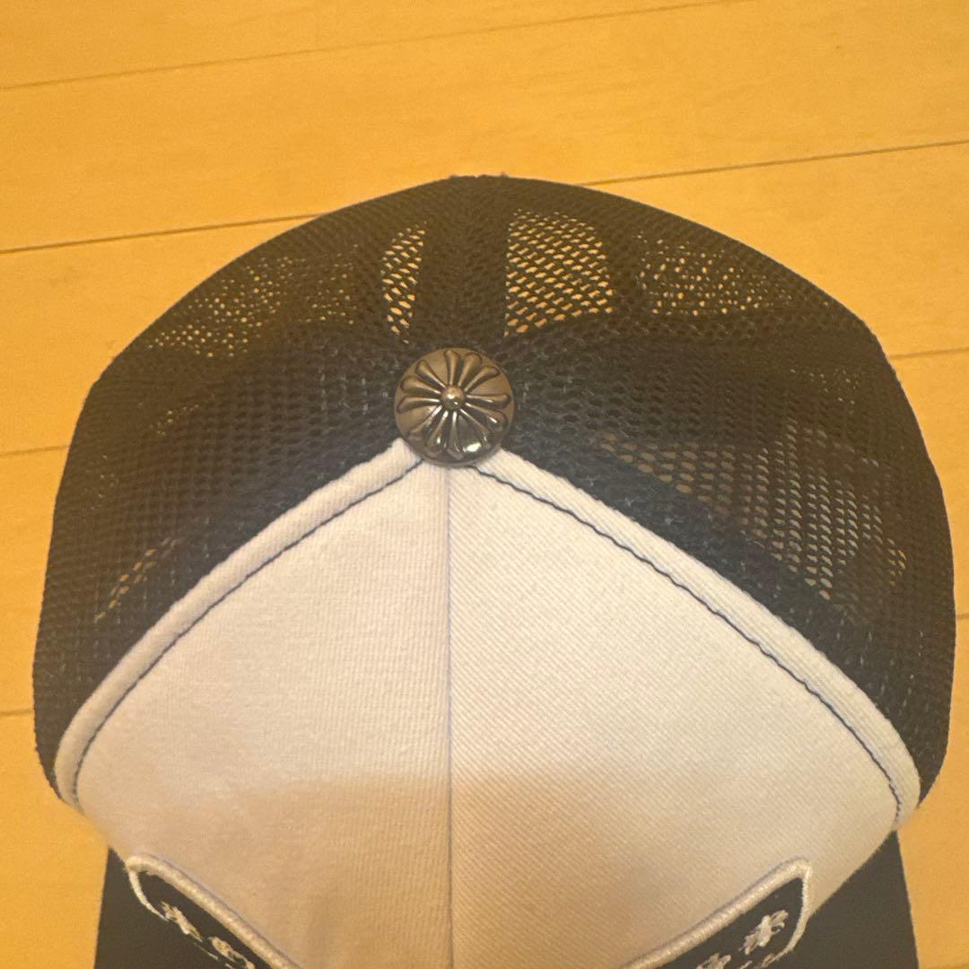 CHROME HEARTS トラッカーキャップ