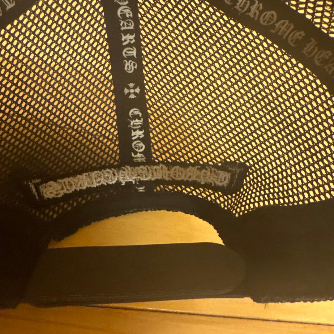 CHROME HEARTS トラッカーキャップ