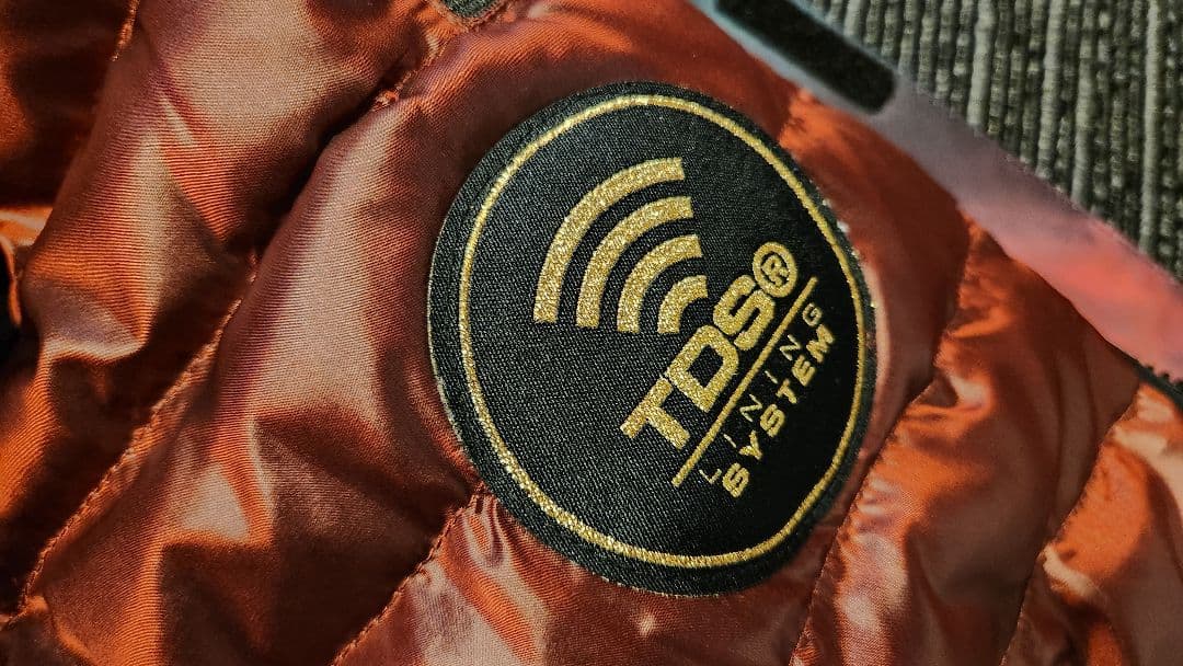 レディース　ボルコム　VOLCOM タイダイ スノーボードウェア M