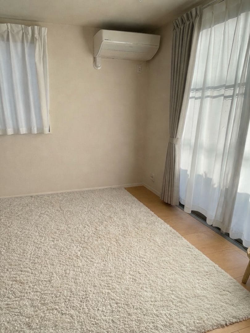 イケア　VOLLERSLEV ホワイト シャギーラグ 160×230 cm