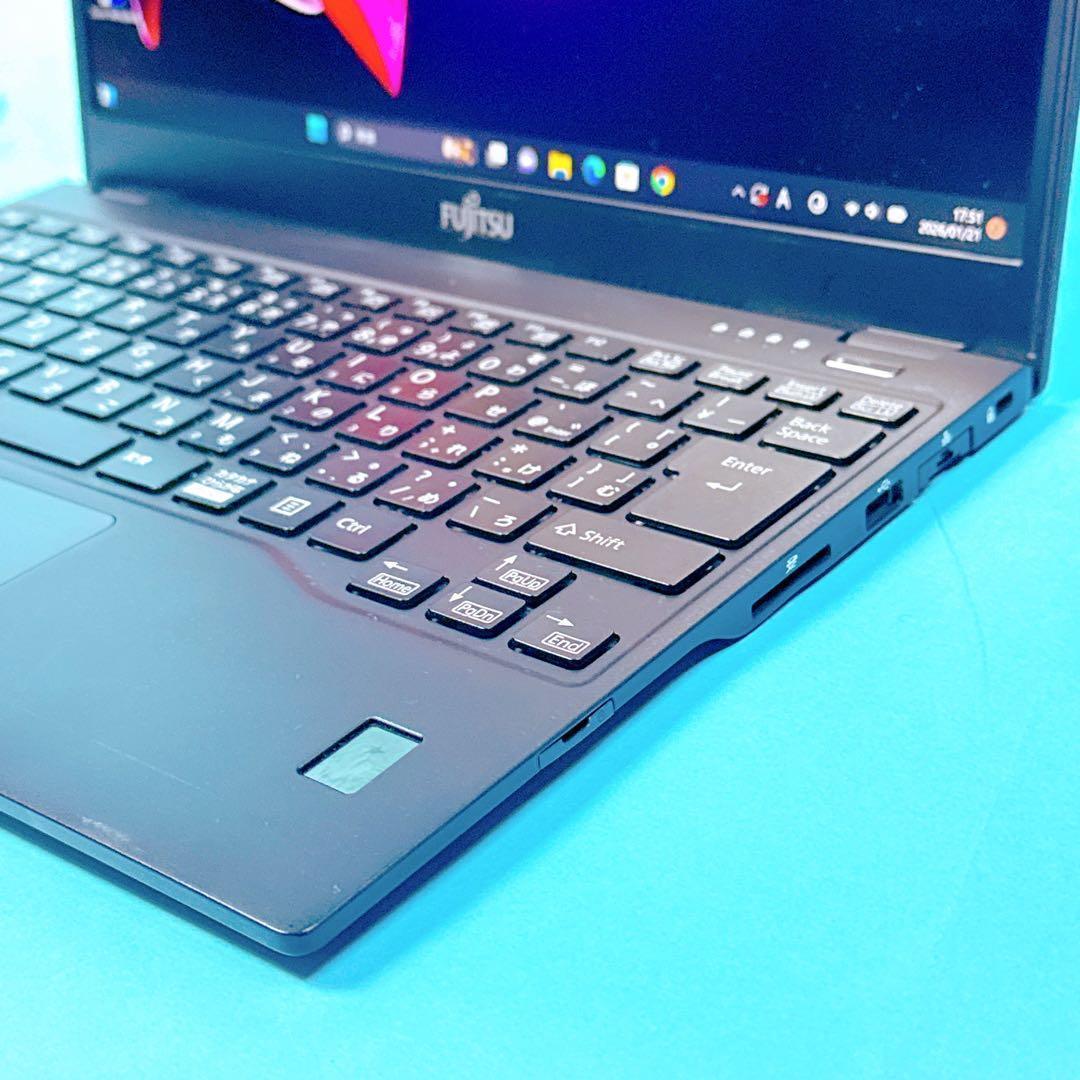 第10世代i5⭐️爆速SSD256 8GB windows11 ノートパソコン