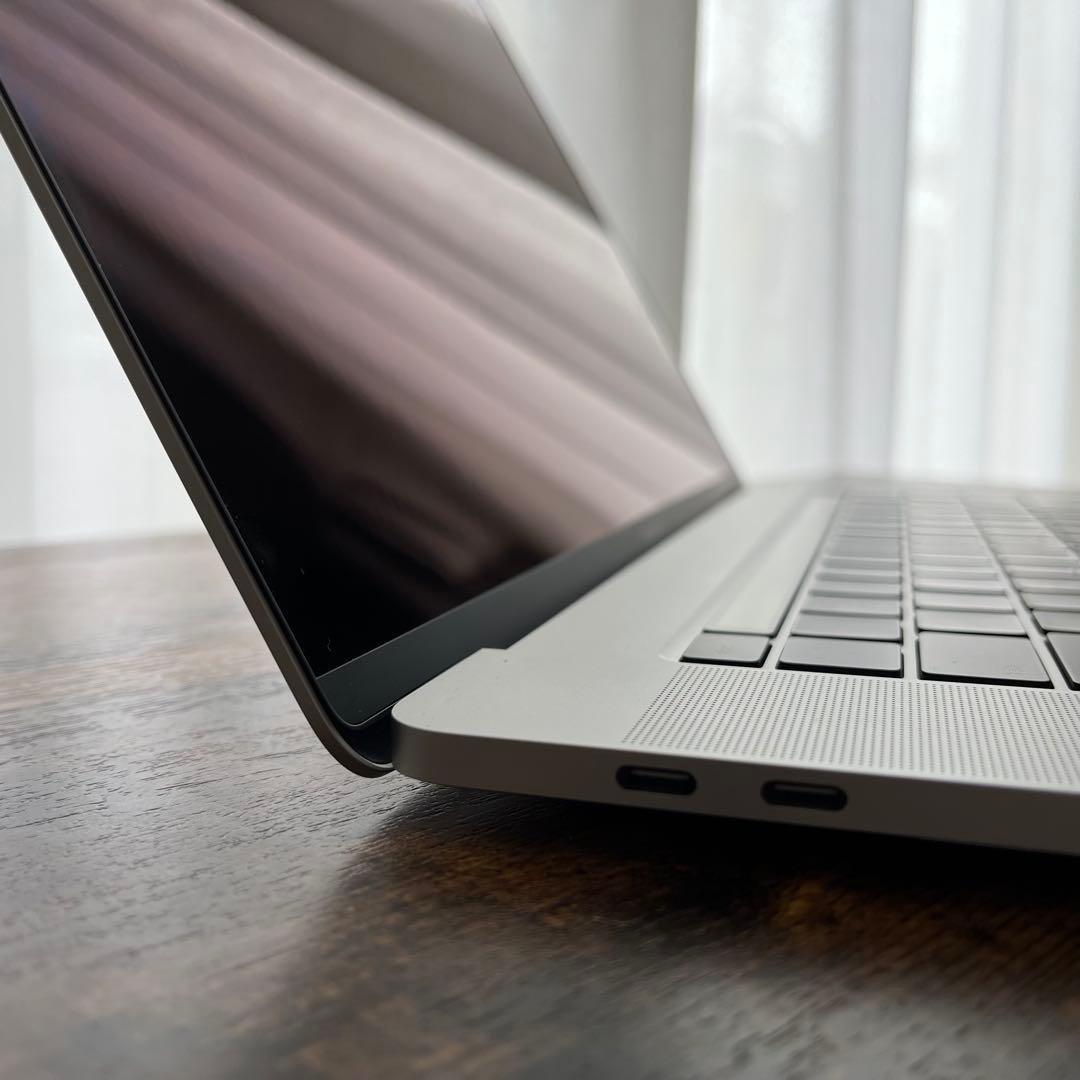 【美品】Apple MacBook Pro 16インチ 本体のみ