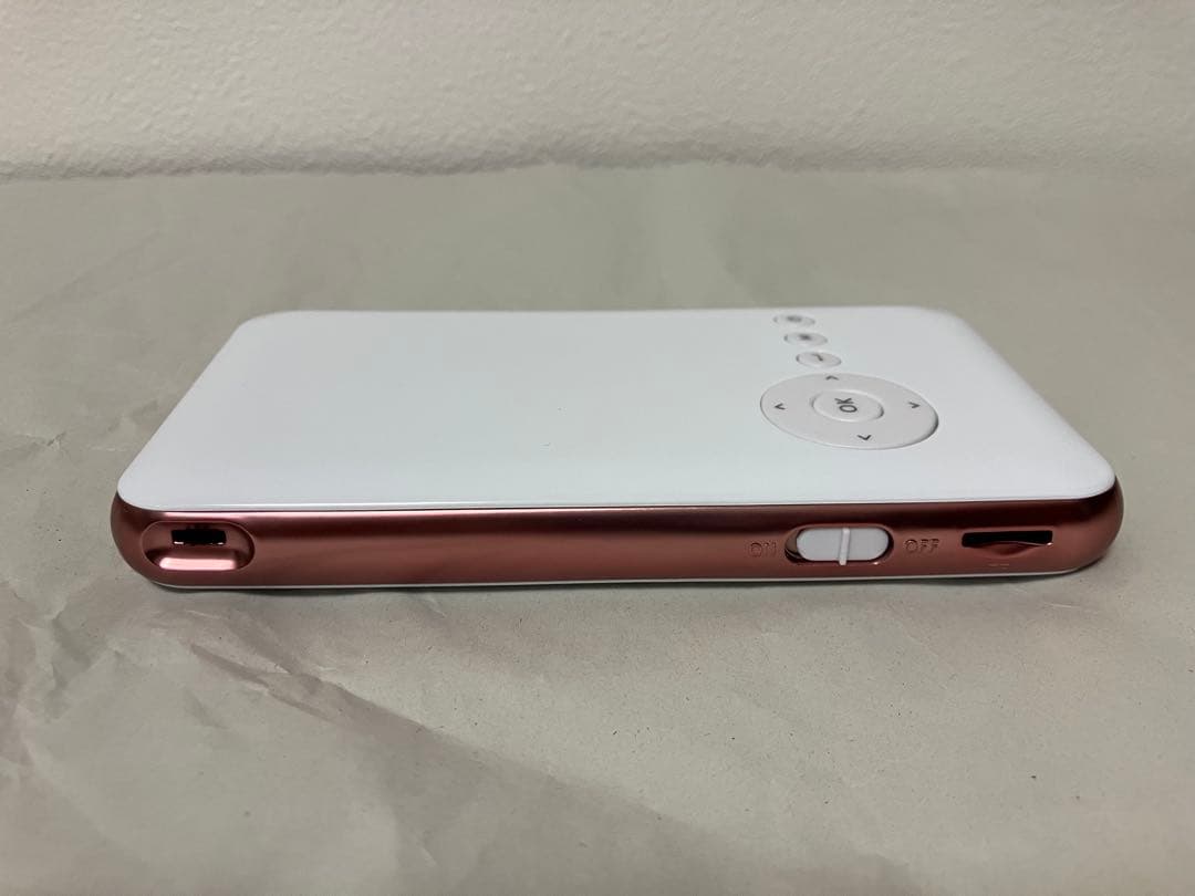 【カベーニ　プロジェクター】