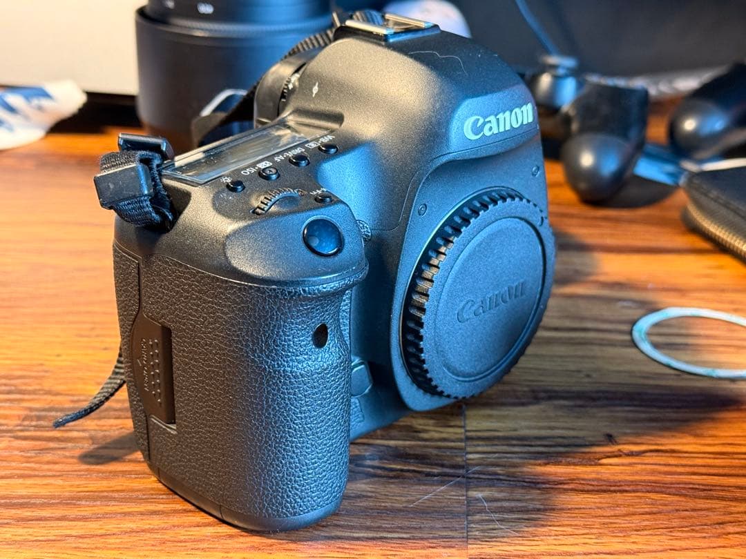 Canon EOS 5DSR 一眼レフカメラ 縦グリ