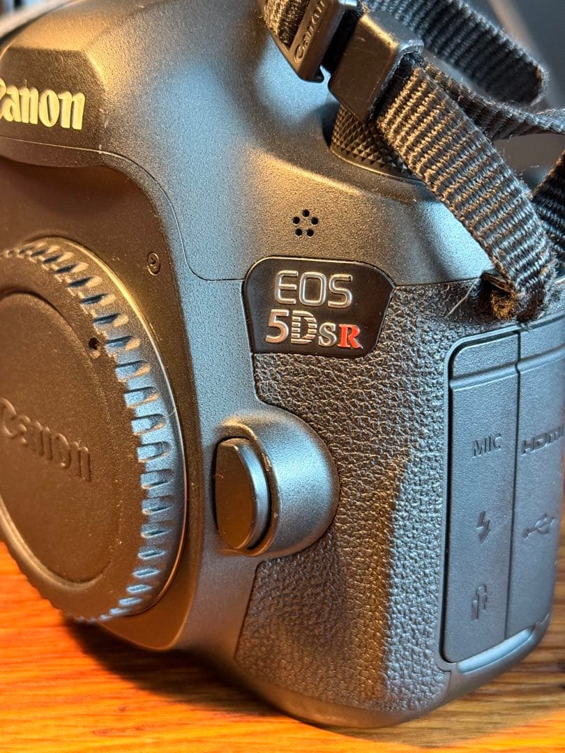 Canon EOS 5DSR 一眼レフカメラ 縦グリ