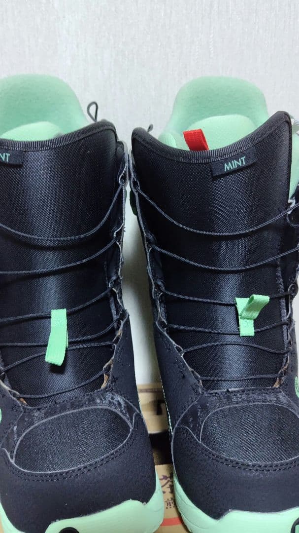 【未使用】BURTON バートン MINT スノーボードブーツ24センチ