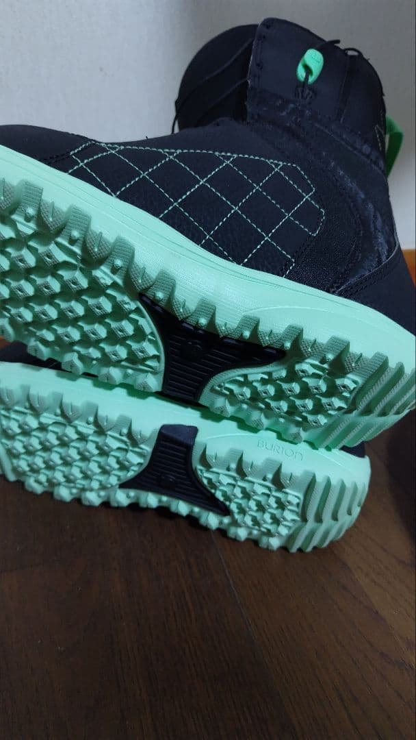 【未使用】BURTON バートン MINT スノーボードブーツ24センチ