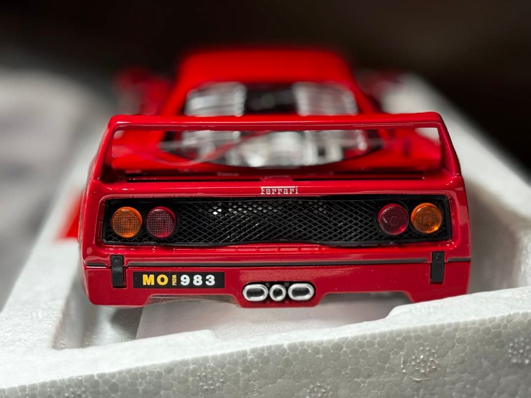1/18 フェラーリF40