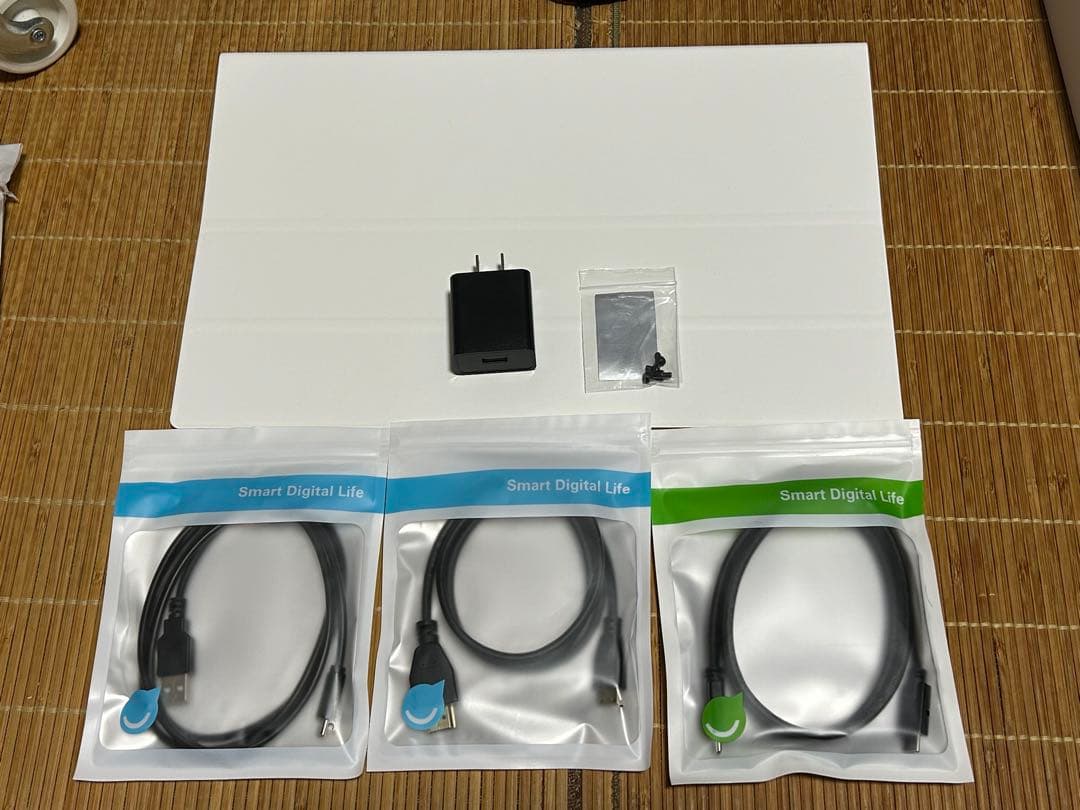 Newsoul モバイルモニター　15.6インチ