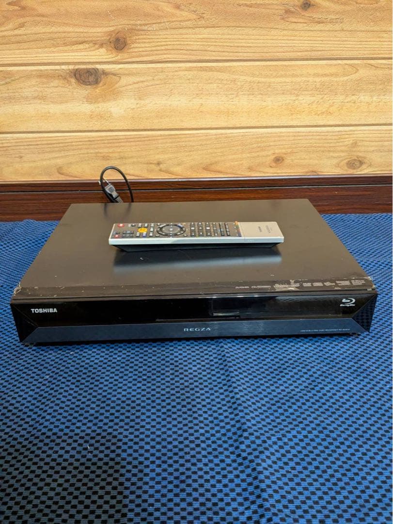 TOSHIBA REGZA ブルーレイレコーダー　リモコン付き