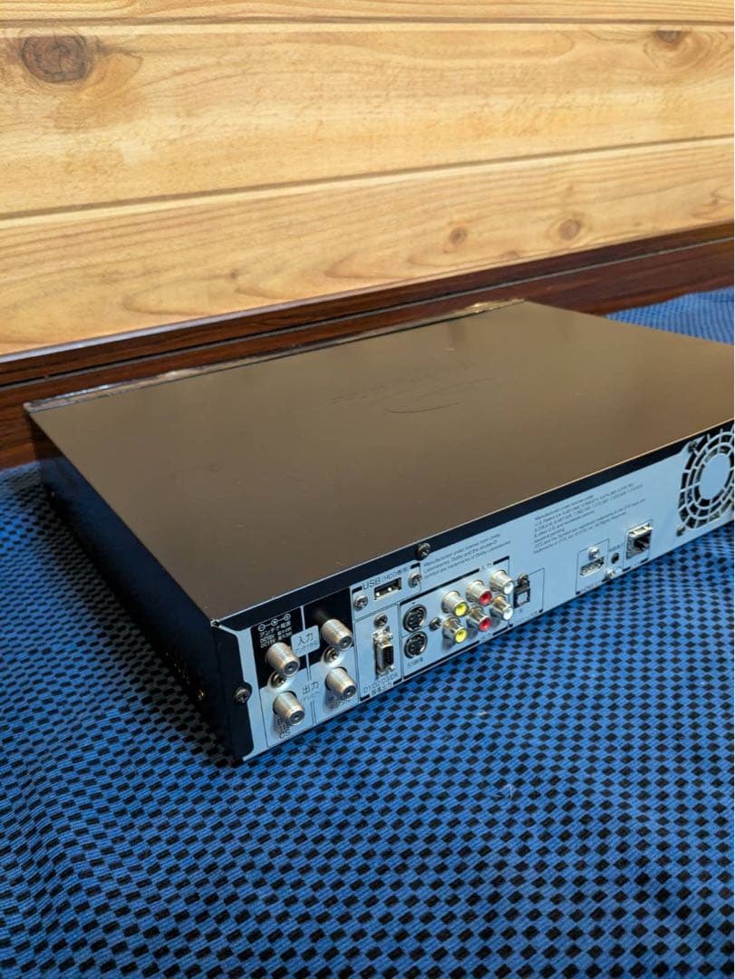 TOSHIBA REGZA ブルーレイレコーダー　リモコン付き