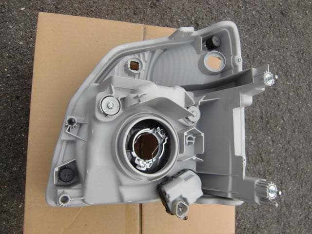 キャリイトラック　DA16T　右ヘッドランプ