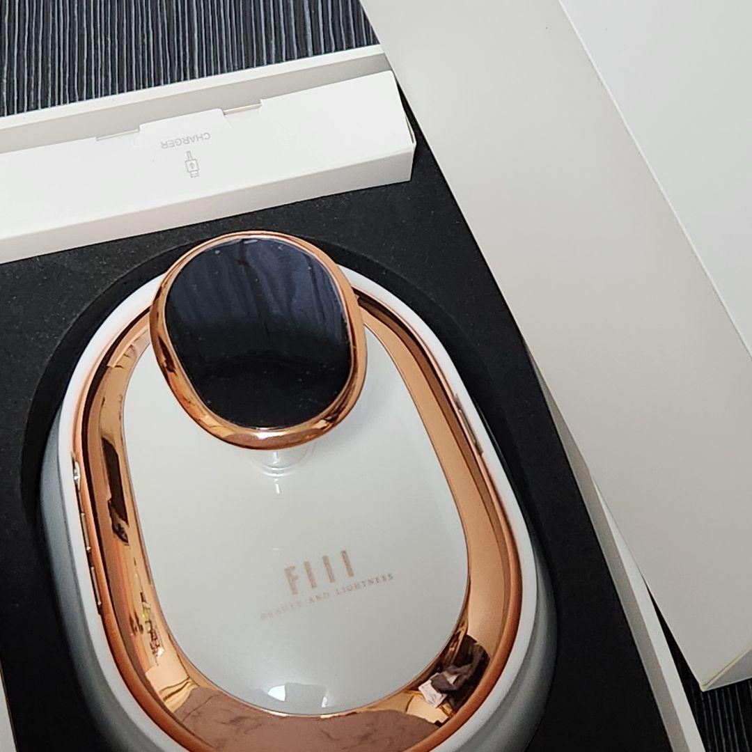 【新品】FIILキャビテーション EMS ダイエット器具 即効性 セルライト除去