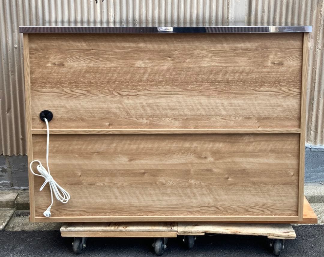 ヴィンテージ調ステンレス天板のキッチンカウンター