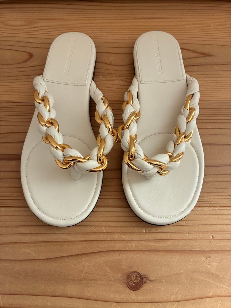 ボッテガヴェネタ（BOTTEGA VENETA）トングサンダル　ホワイト　37