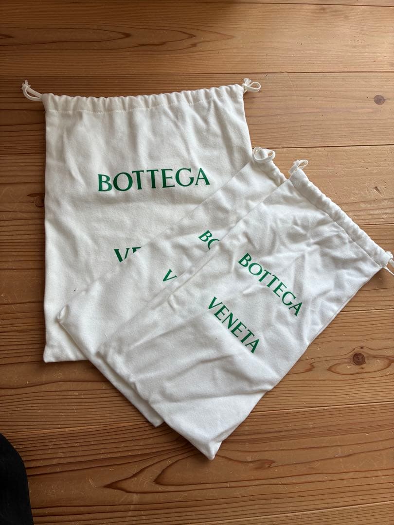 ボッテガヴェネタ（BOTTEGA VENETA）トングサンダル　ホワイト　37