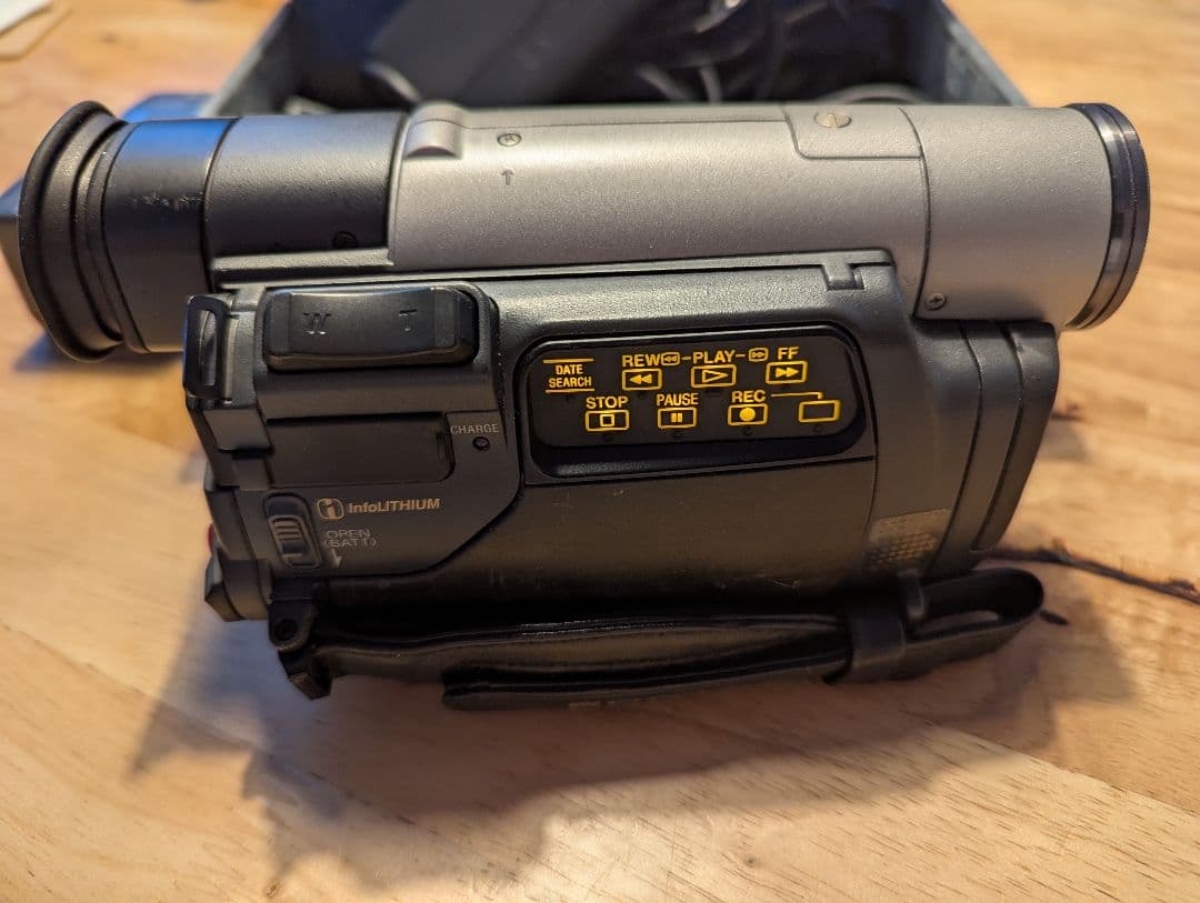 ソニー CCD-TR555 ハンディカム 8ミリビデオカメラレコーダー