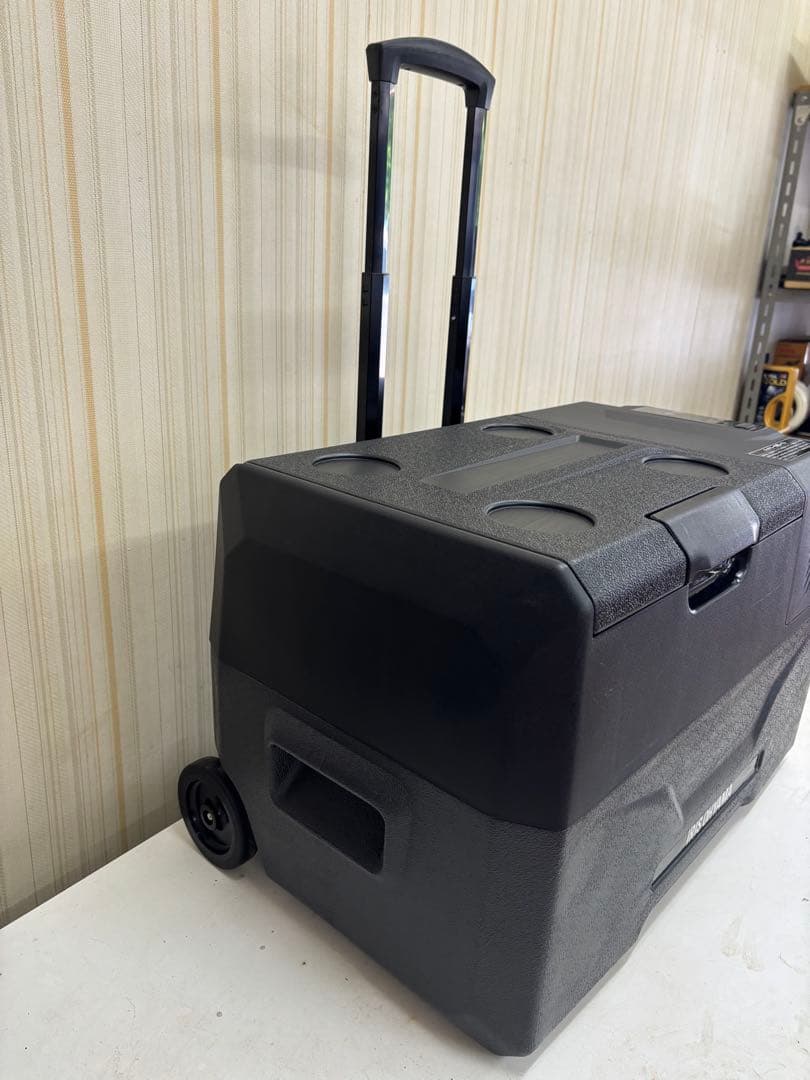 美品　アイリスオーヤマ　ポータブル冷蔵冷凍庫　30L IPD-3Aアウトドア