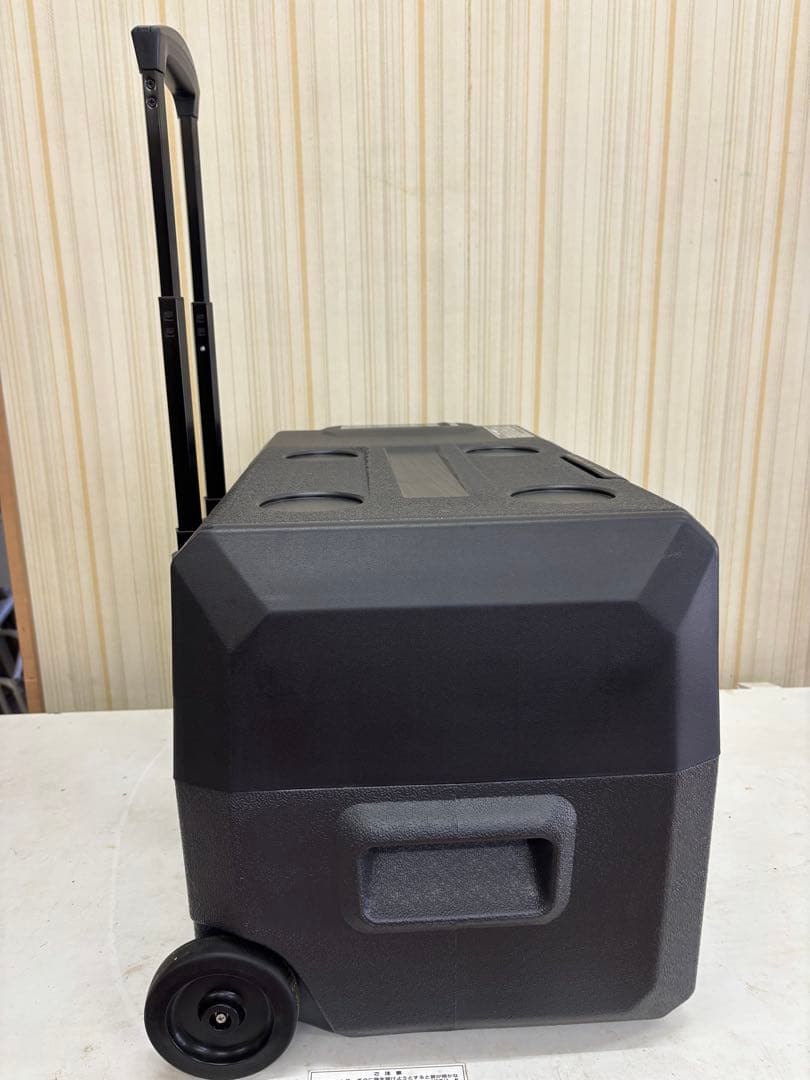 美品　アイリスオーヤマ　ポータブル冷蔵冷凍庫　30L IPD-3Aアウトドア