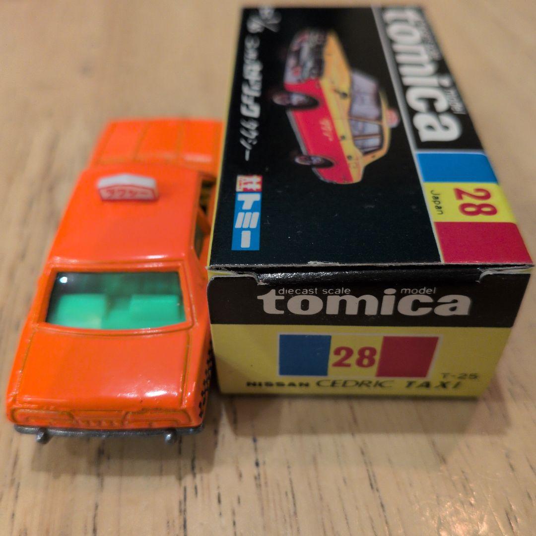 トミカ　黒箱28 ニッサンセドリックタクシー