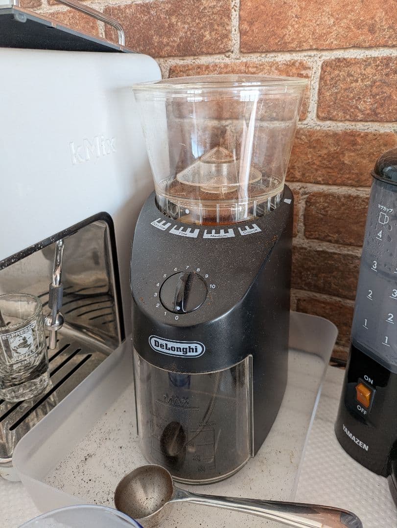 DeLonghi エスプレッソマシンとグラインダー