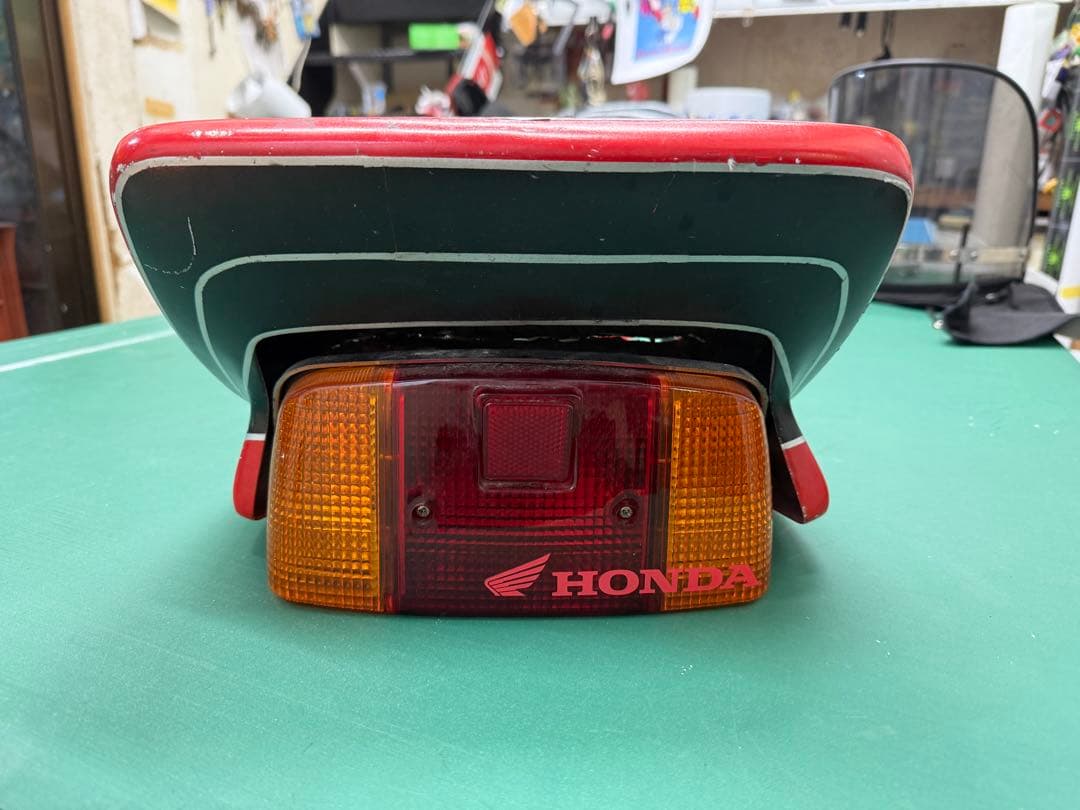 HONDA エイプ用CBXタイプタンクカバーとテール！ランプ付き