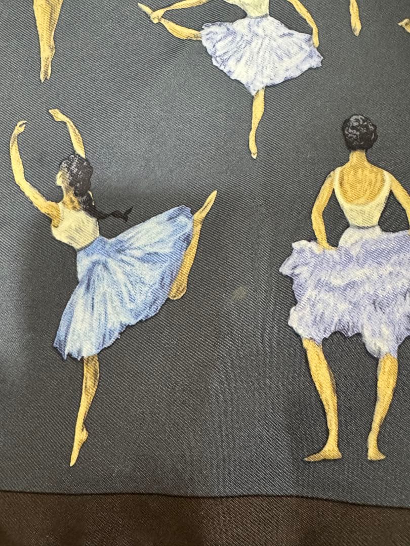 HERMÈS バレリーナ プリント カレ45 La Dance シルク　エルメス