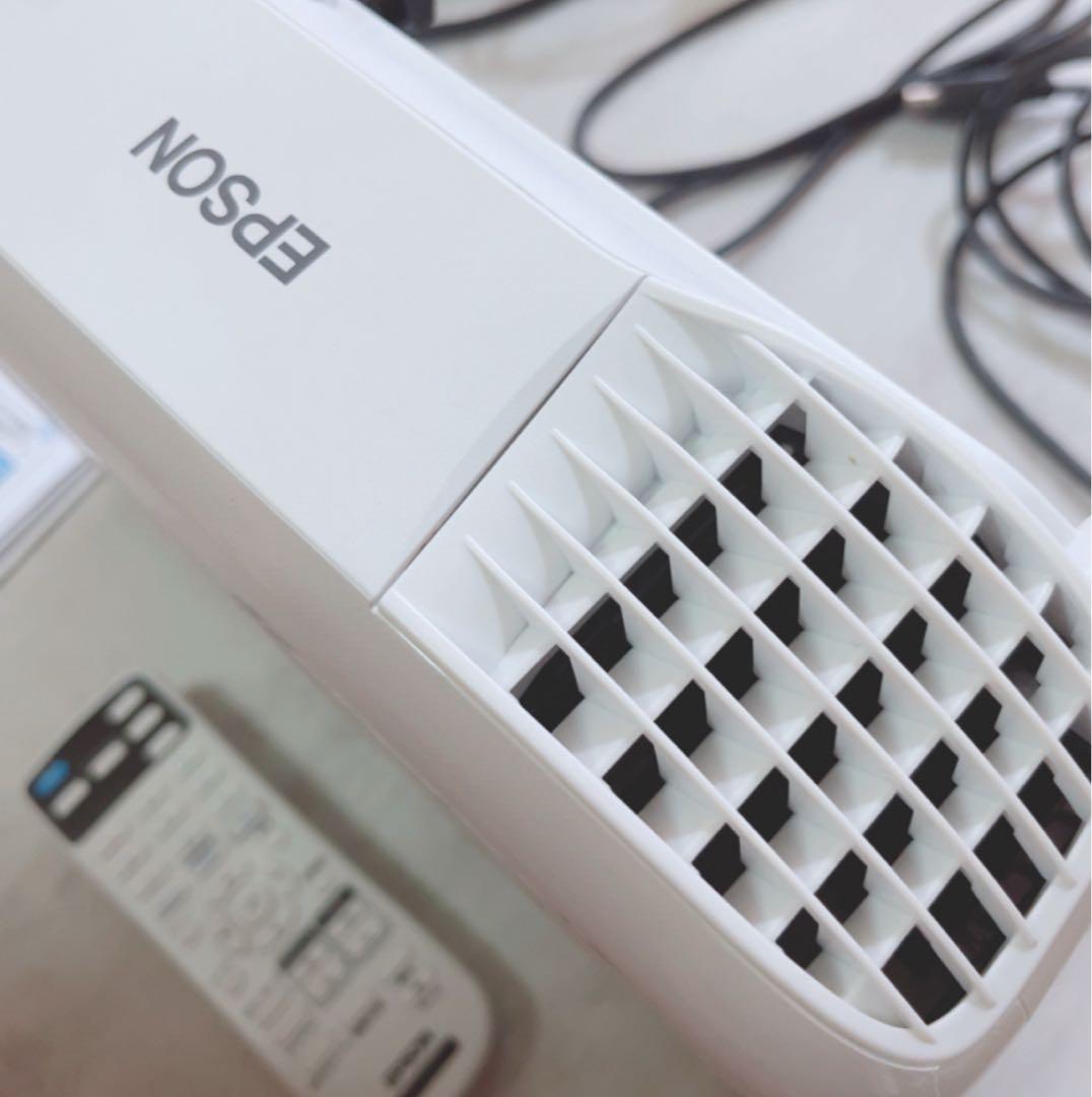 美品　EB-X06 ビジネスプロジェクター