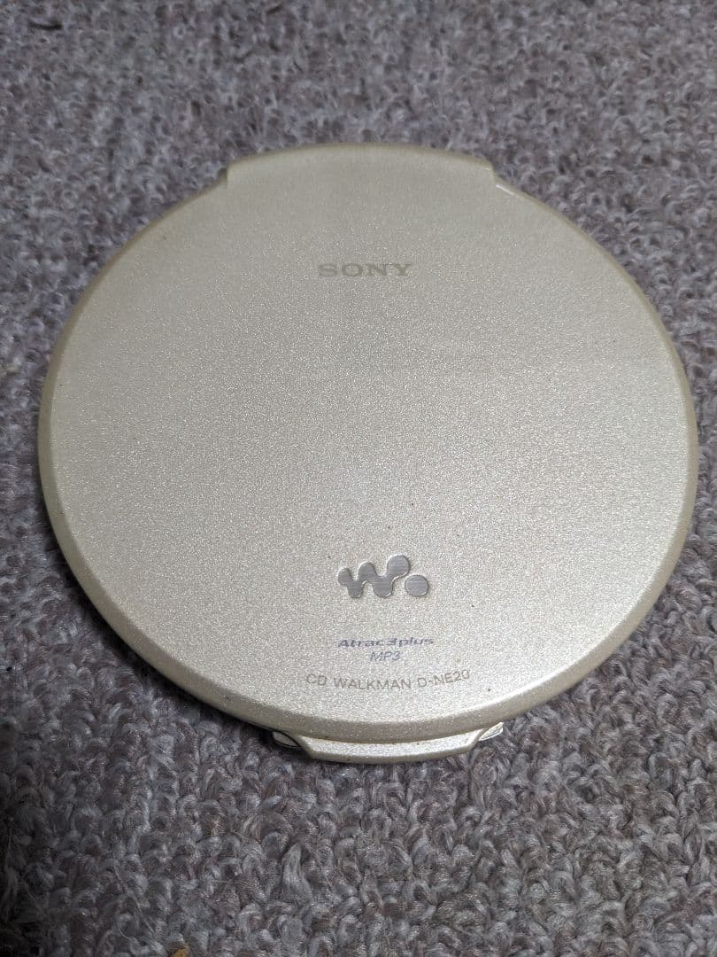 d*9様 SONY ソニー CDWALKMAN MP3 D-NE20 ジャンク品
