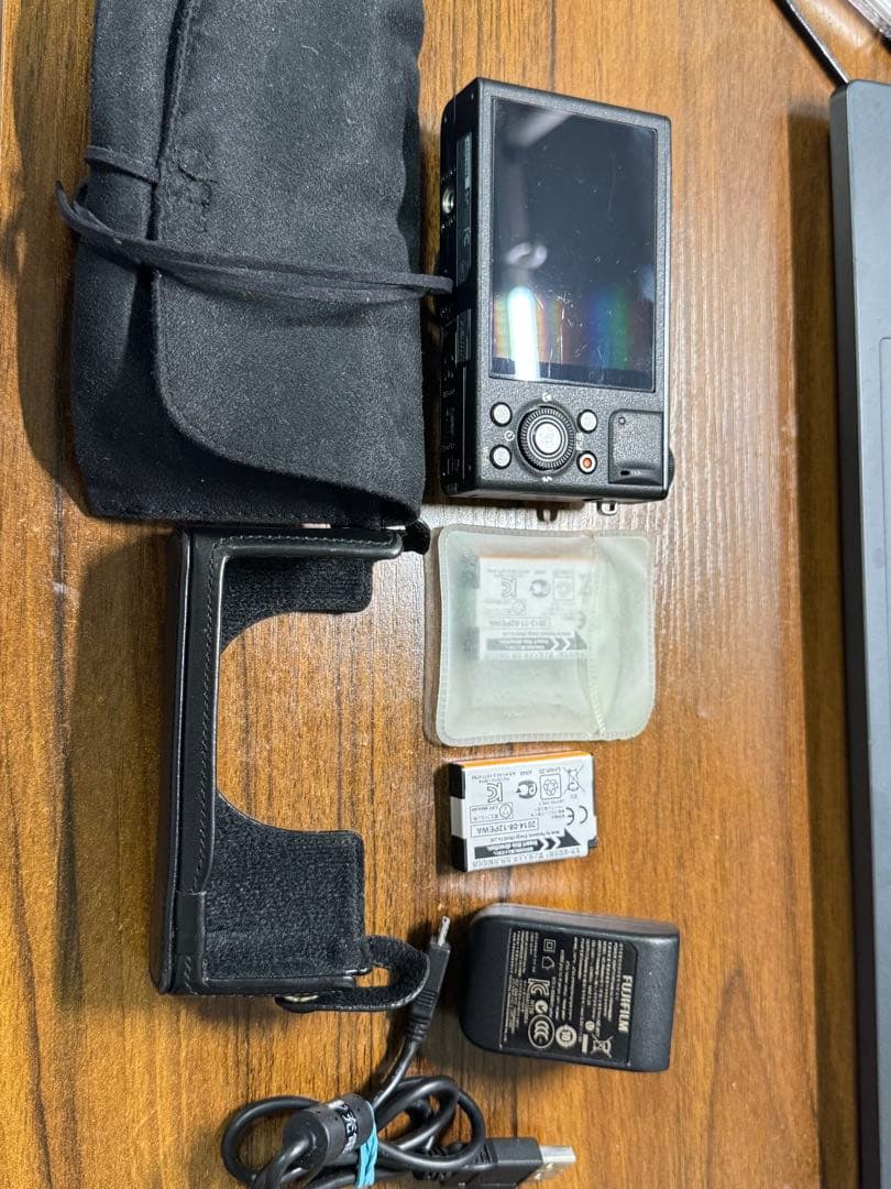 FUJIFILM XQ1 コンパクトデジタルカメラ