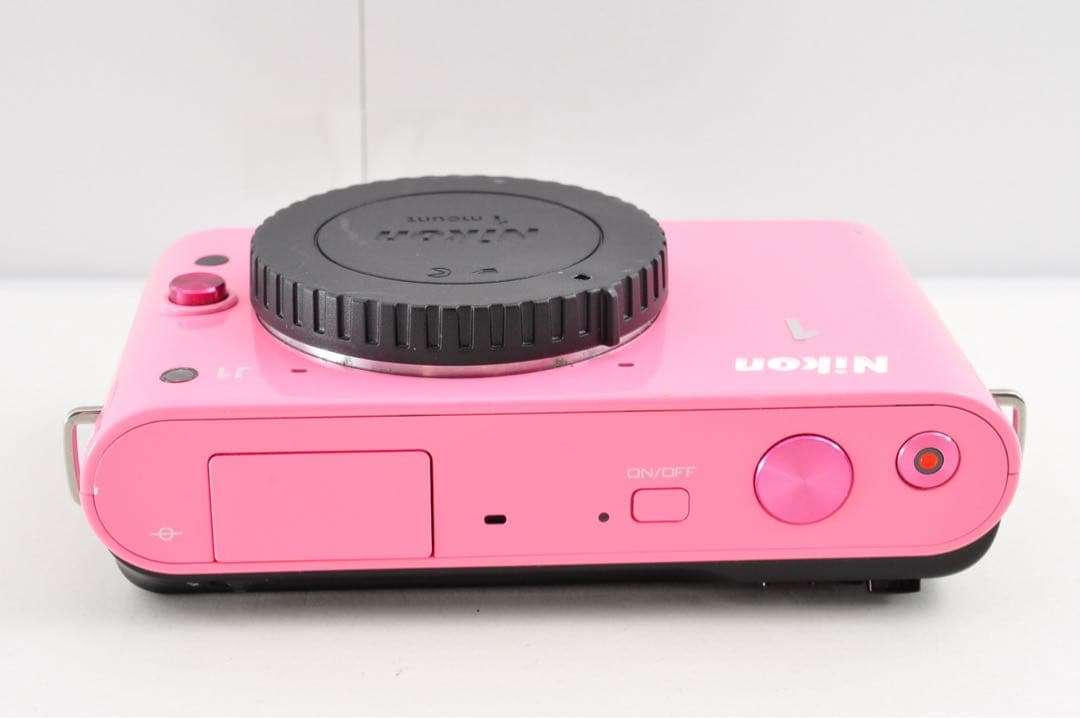 美品　Nikon 1 J1 ピンク ショット数2203回　ミラーレス 一眼