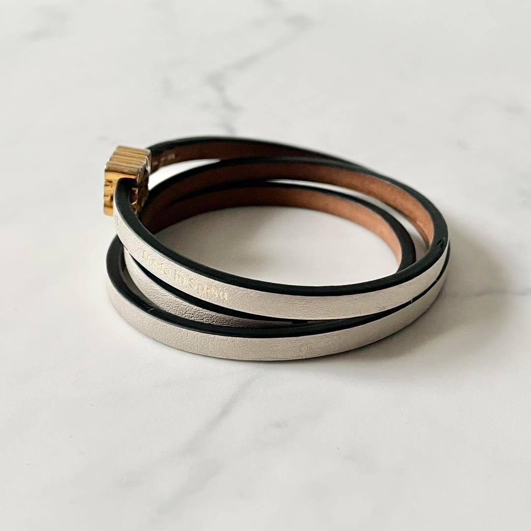 ロエベ アナグラム ツイストバングル カーフ ブレスレット レザー ホワイト
