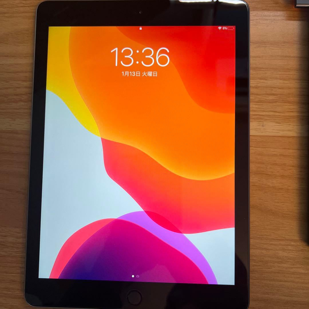 iPad 第6世代 32GB スペースグレイ ケース付き A1893