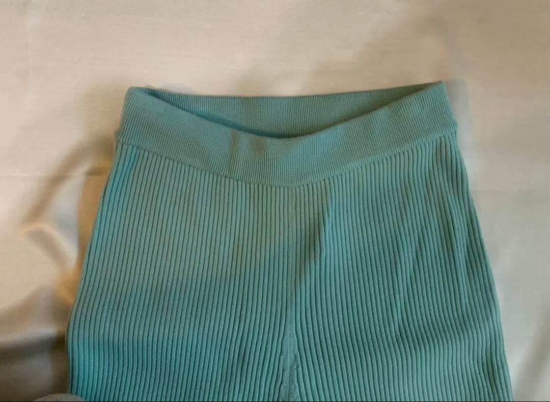 【新品美品】Alice + olivia ミントグリーンリブニットフレアパンツ
