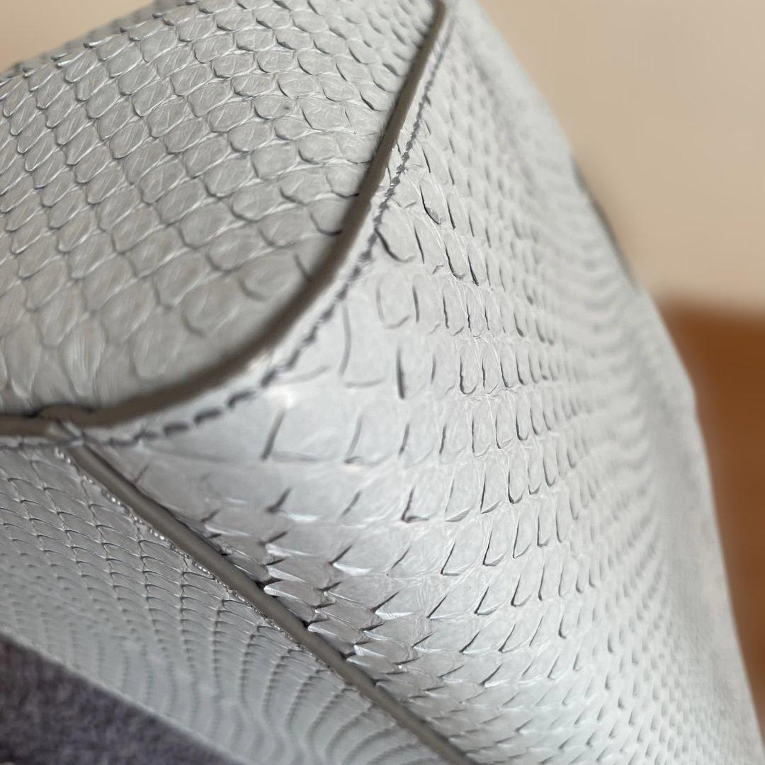 美品　Fendi 花柄刺繍 ハンドバッグ 水色